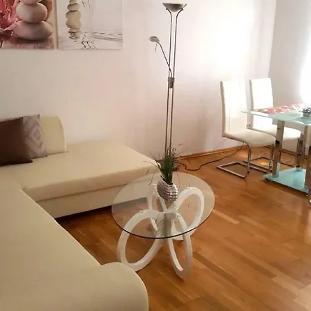 Apartment Ferienwohnung Luppesuite Kunstlerviertel Altlindenau
